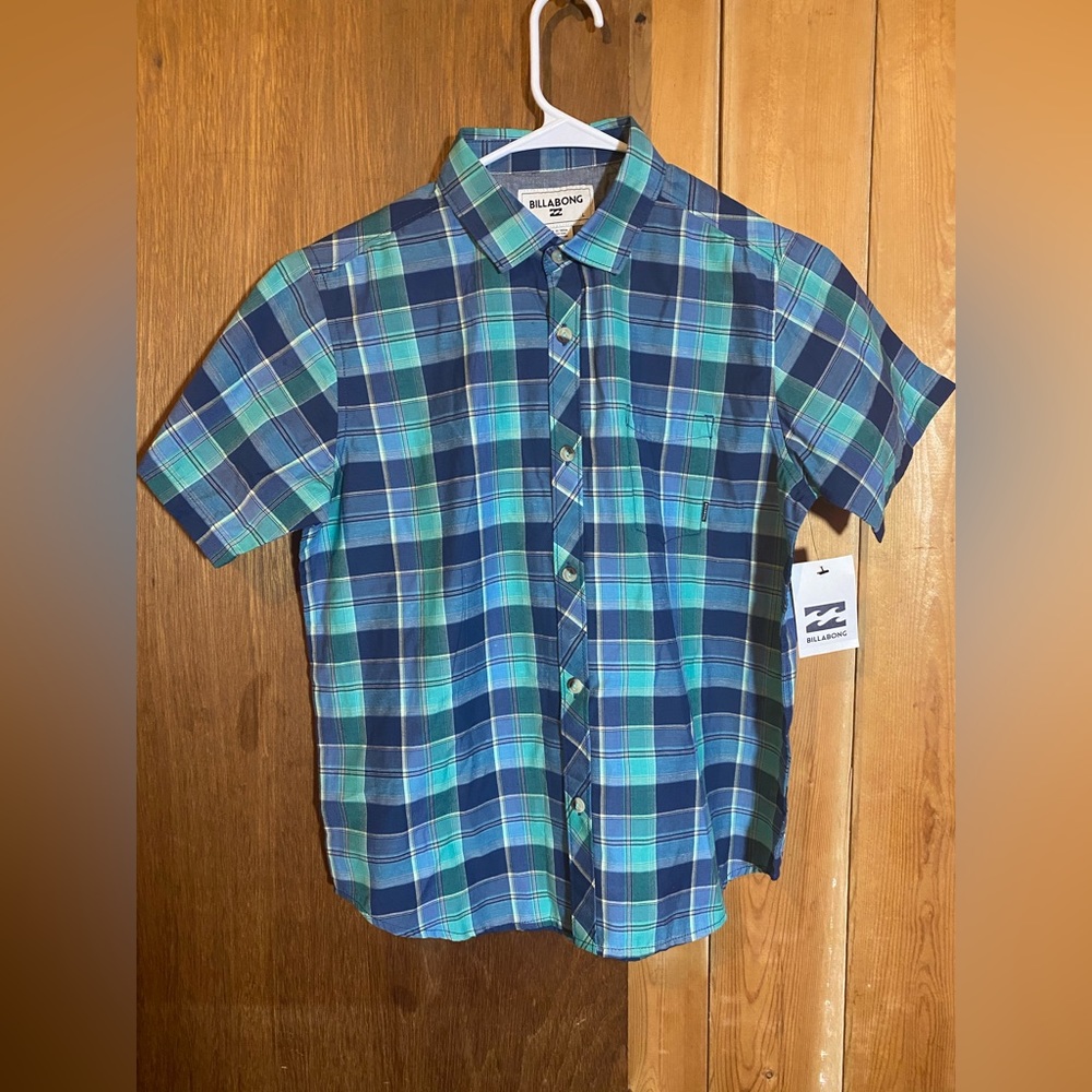 Quicksilver Boys button down shirt size large